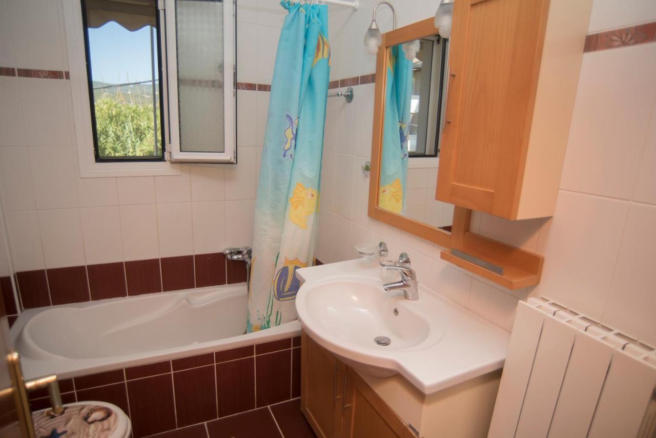 Victoria'S House In Lefkada City Apartment Exterior photo